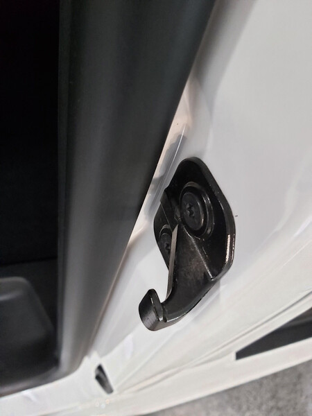 Крюк, фиксатор сдвижной двери боковой Opel Vivaro  2019 2.0 Дизель Киев