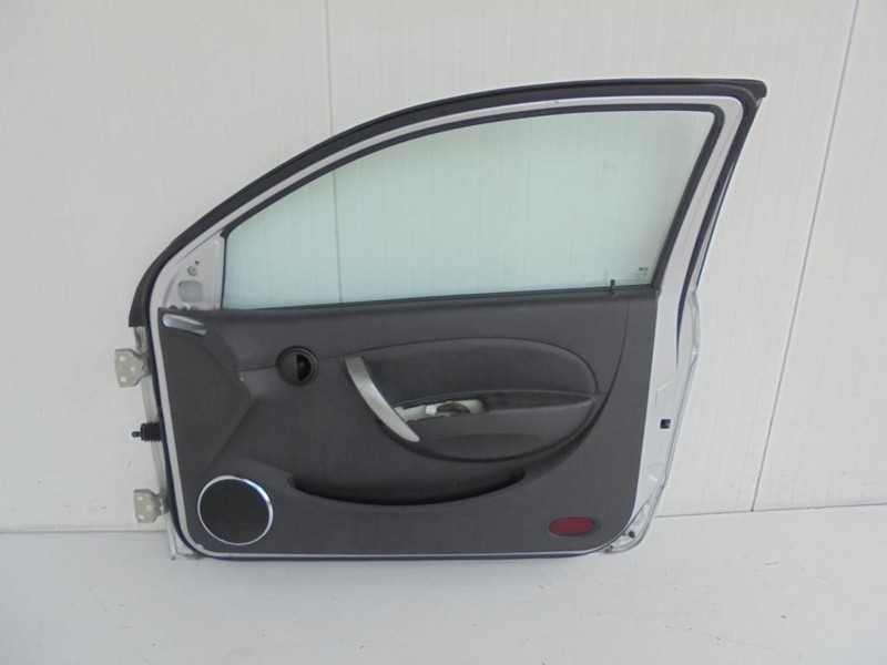 Карта двери правая Chevrolet Aveo  2010 1.5 Бензин Киев