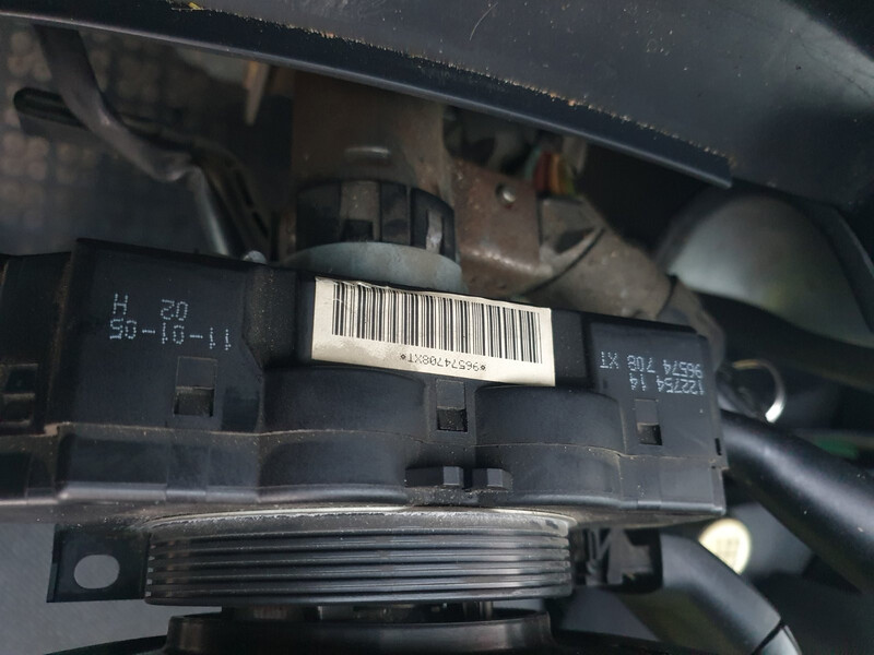 Переключатель подрулевой 96574708XT   Citroen Berlingo