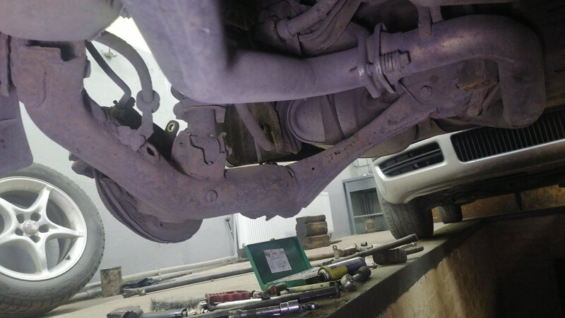 Самый нижний рычаг задней оси Toyota Avensis  2003 универсал 2.0 Дизель Кривой Рог