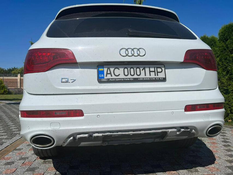 Задняя защита бампера Audi Q7  2014 3.0 Дизель 