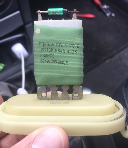 Резистор вентилятора Renault Laguna 2 2003 універсал 1.9 Дизель 