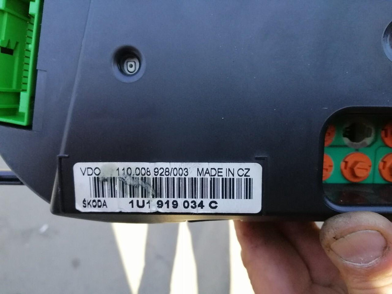 Приладова панель 1U1919034C   Skoda Octavia