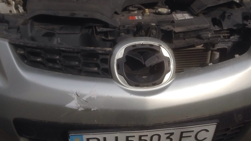Решетка бампера Mazda CX-7 2006 г.  2.3 л бензин Одесса