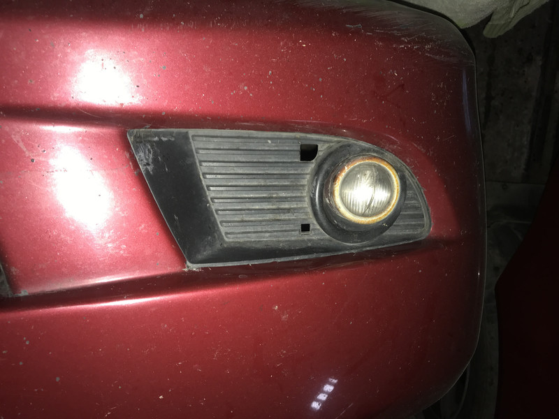 Заглушка бампера Mitsubishi Lancer 9  2005 1.6 Бензин Днепр