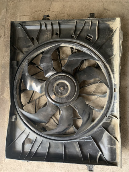 Вентилятор охлаждения двигателя Kia Optima 4 2017 г.  2.4 л бензин Каменское