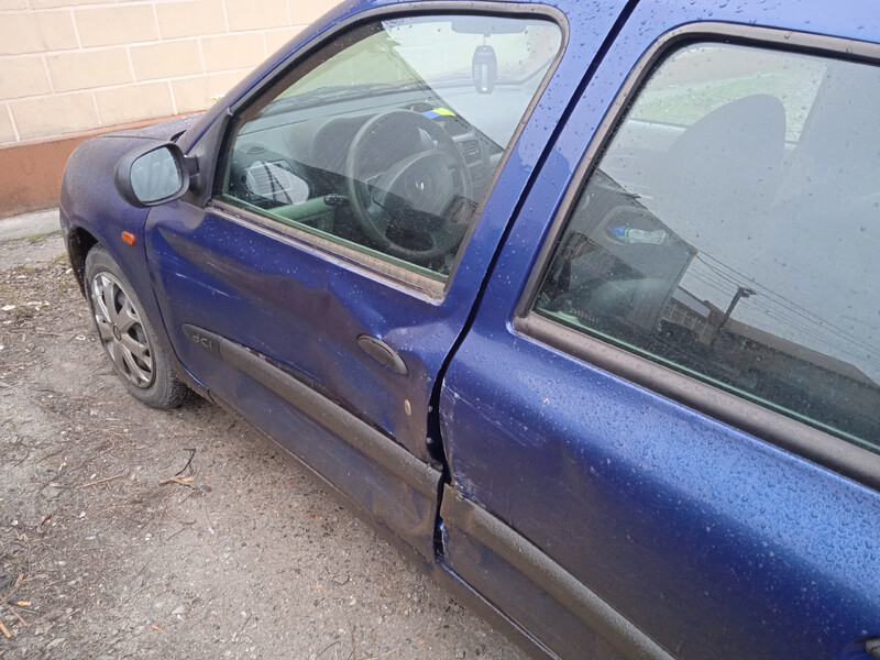 Двери передние Renault Clio 2 2002 хэтчбек 1.5 Дизель Николаев
