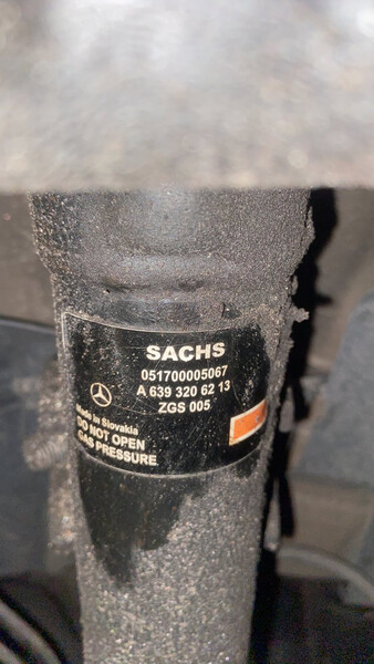 Амортизатор передний полный привод Mercedes-Benz Viano  2012 2.2 Дизель Ирпень