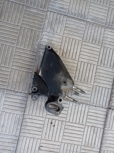 Кронштейн опоры двигателя Ford Fiesta MK6 хэтчбек 2007 г.  1.3 л бензин Днепр