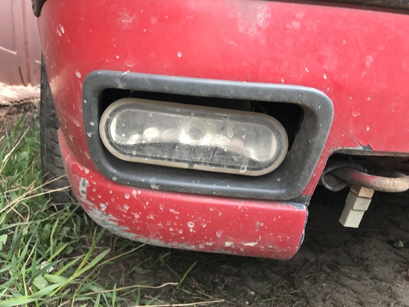 Бленда противотуманок 1710678 Opel Kadett E  1986 1.8 Бензин 