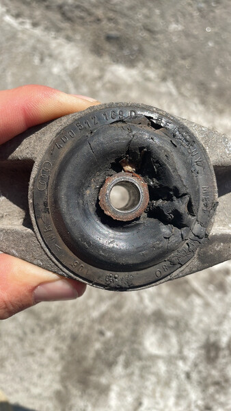 Опора амортизатора Audi S8 2001 г.  Мирноград