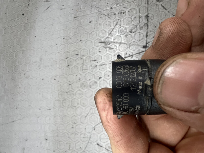 Датчик парктроніка A2125420018   Mercedes B-Class, Mercedes E-Class, Mercedes GL-Class, Mercedes M-Class, Mercedes S-Class, Mercedes Viano, Mercedes Vito