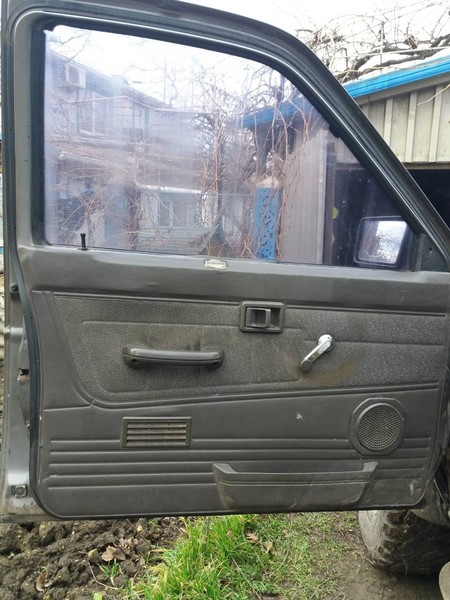 Карта водійська Nissan Terrano 1 1995 г.  3.0 л бензин Львов