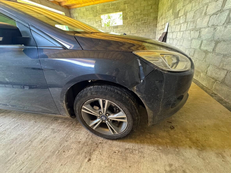 Крило переднє Ford Focus 3 універсал 2014 р.
