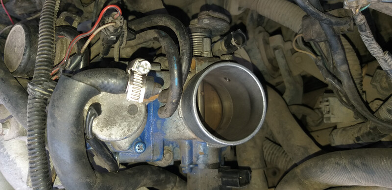 Дросельна заслінка в зборі Mazda 626  1994 хетчбек 2.0 Бензин 