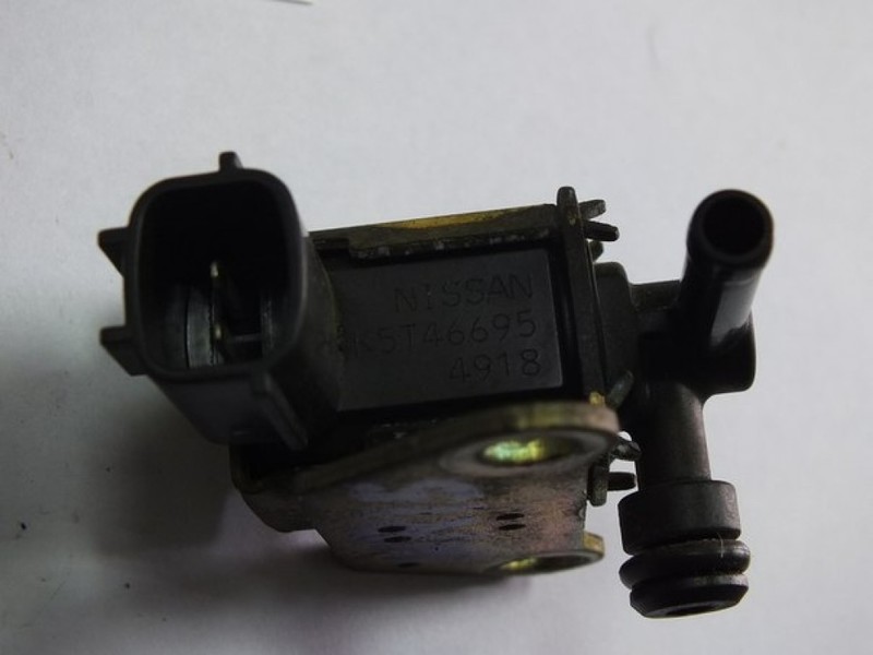 Вакуумный клапан Nissan Tiida C11  2009 1.6 Бензин 