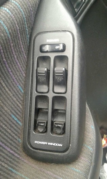 Блок кнопок стеклоподъемника Mazda 323  1995 1.6 Бензин Днепр