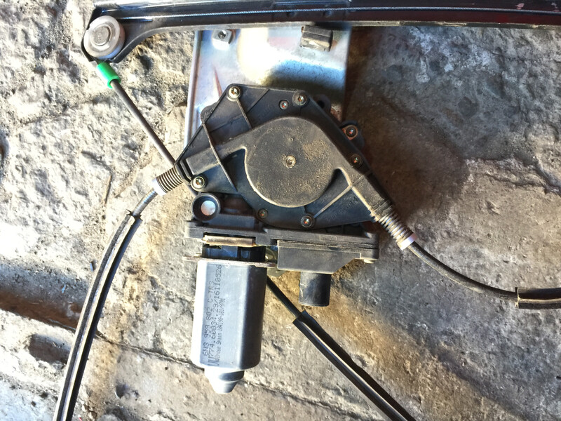 Стеклоподъемники Volkswagen Polo 3  2000 1.4 Бензин Вышгород