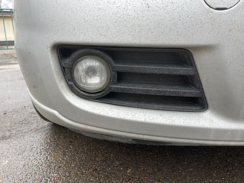 Решетка противотуманный фары левой Mazda 5  2007 2.0 Бензин Одесса