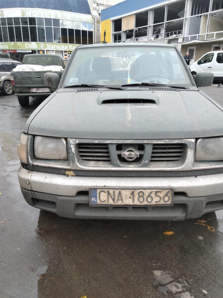 Цапфа передняя правая Nissan Kingcab  2001 2.5 Дизель Хмельницкий