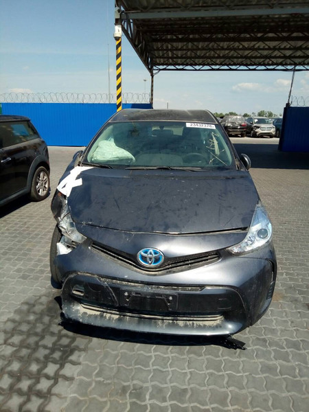 Права фара Toyota Prius 40  2016 хетчбек 1.6 Бензин 