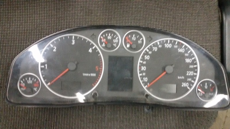 Щиток приборов Audi A6 C5  2002 универсал 2.5 Дизель Дубно
