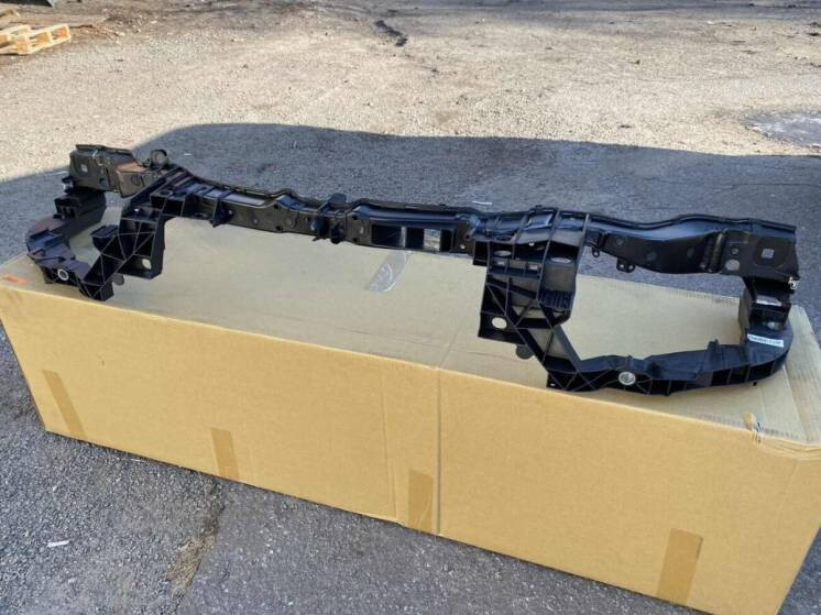 Передня панель телевізор Ford Focus 2  2007 хетчбек 1.6 Бензин 