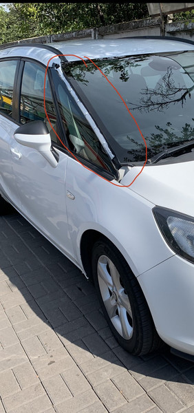 Планка на лобовое стекло (молдинг передний правий лобового стекла) Opel Zafira C  2014 хэтчбек 1.6 Дизель Ровно