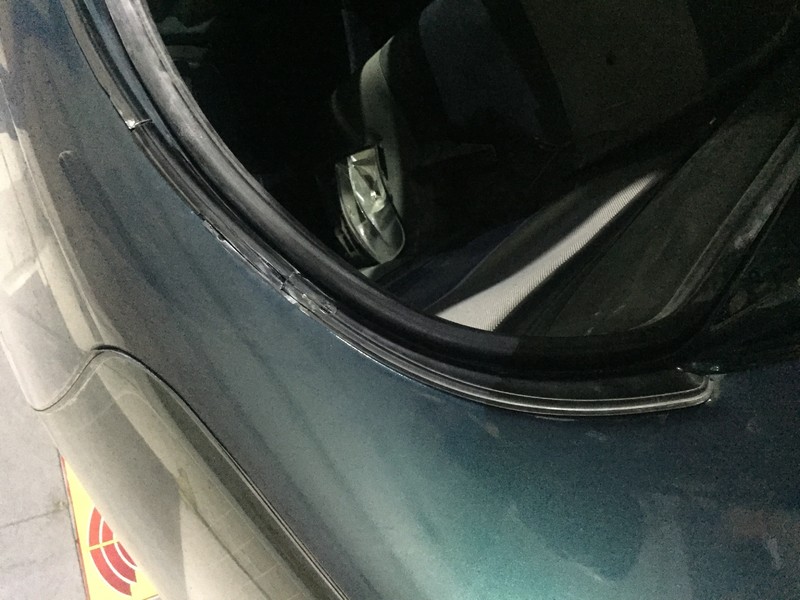 Резинка двери Toyota Carina E  1994 2.0 Бензин Одесса