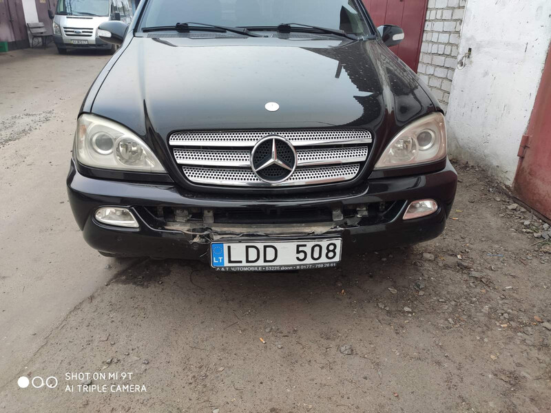 Бампер передній Mercedes M-Class W163 універсал 2004 р.  2.7 л дизель Житомир