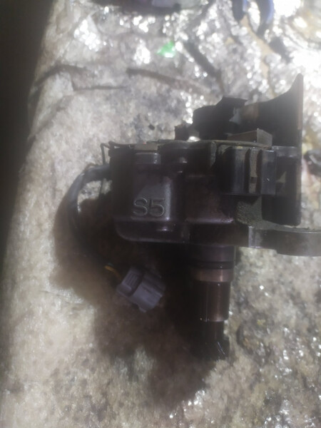 Трамблер Mazda 626 1995 г.  2.0 л бензин