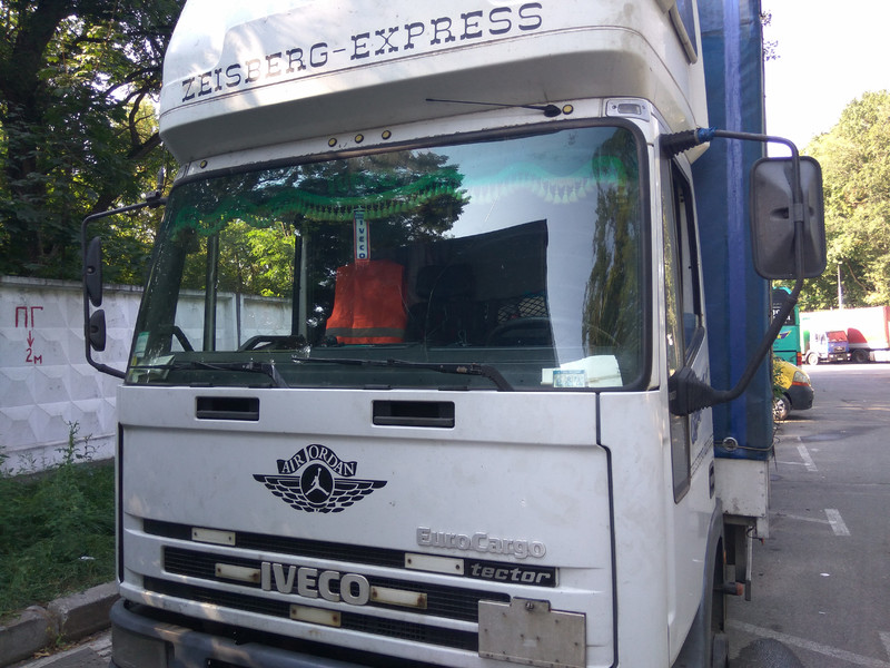 Стекло лобовое Iveco EuroCargo  2003 3.9 Дизель Киев