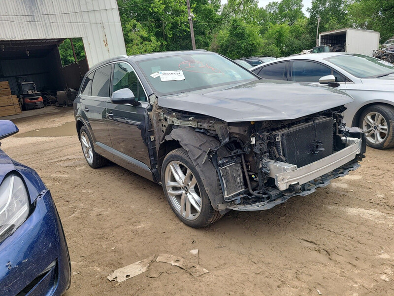 Крыло переднее правое Audi Q7  2018 3.0 Бензин Киев