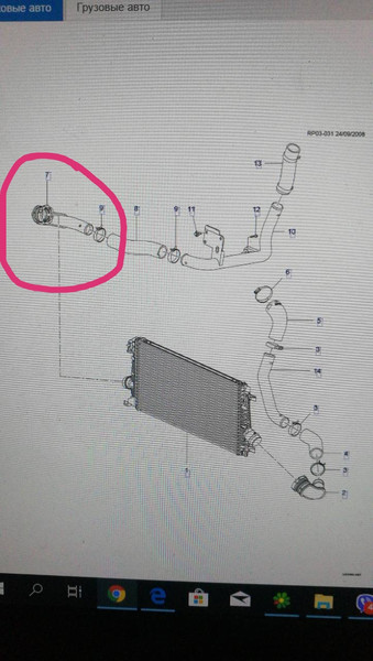 Правый патрубок интеркулера Chevrolet Cruze  2011 2.0 Дизель Киев