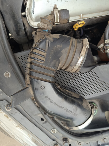 Патрубок повітряного фільтра 3BO129615C   Volkswagen Passat