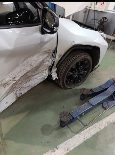 Дверь крило білий металік Toyota RAV4  2023 2.5 Гибрид Киев