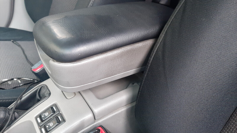 Підлокітник сидіння водія Subaru Forester SG  2006 2.0 Бензин 