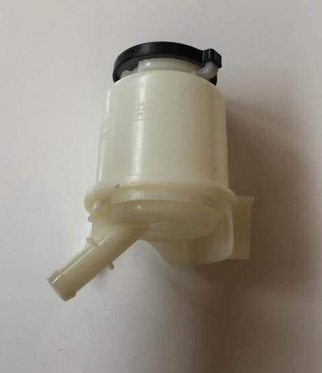 Бачок ГУР Toyota Hilux  2009 2.5 Дизель 