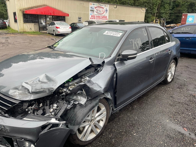 Капот Volkswagen Jetta 6 2015 г.  2.0 л дизель Киев