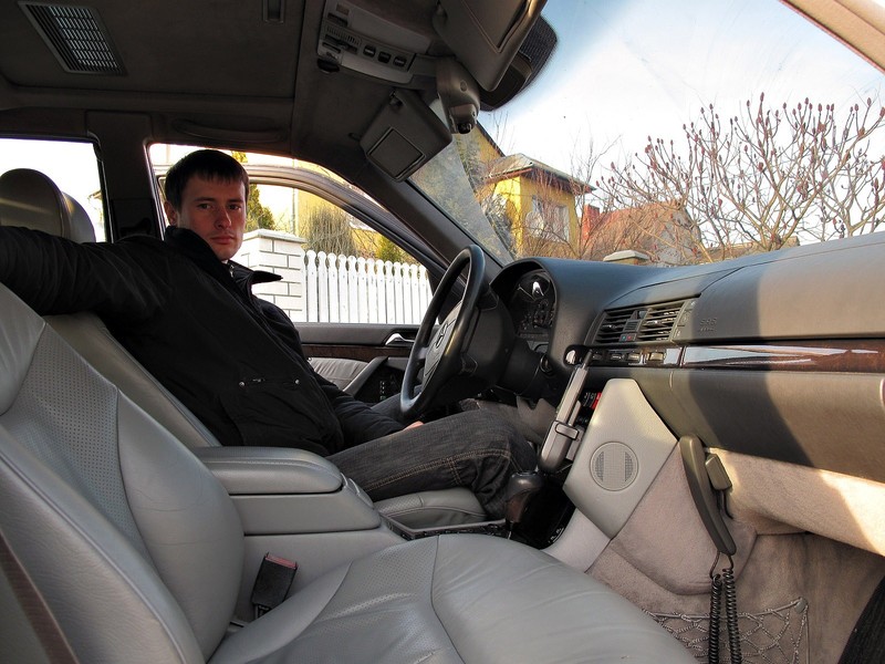 Подиум телефона Mercedes S-Class 1997 г.  3.2 л бензин Киев