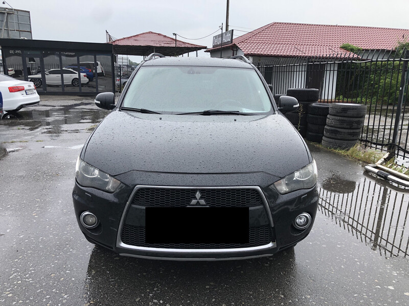 Хром решетки радиатора Mitsubishi Outlander XL  2012 2.4 Бензин Киев