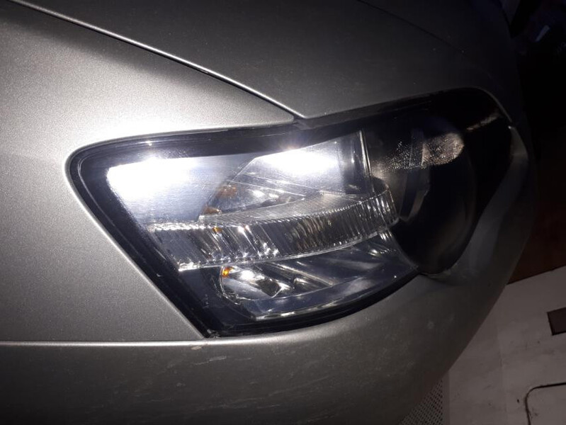 Левая фара темная Subaru Legacy 4  2004 2.0 Бензин Киев
