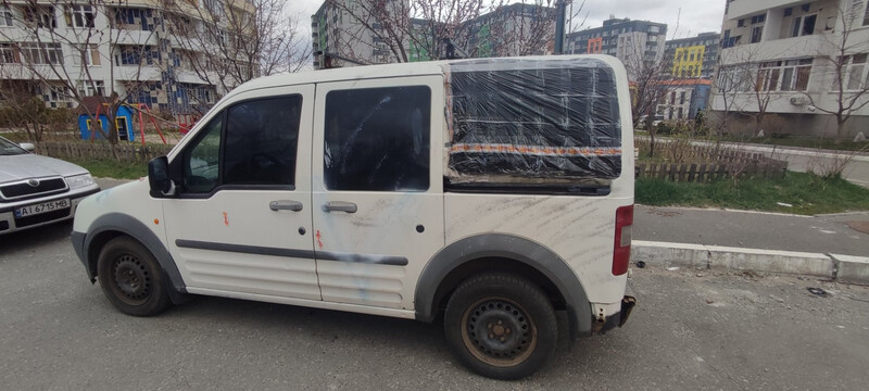Стекло боковое Ford Tourneo Connect  2004 Киев