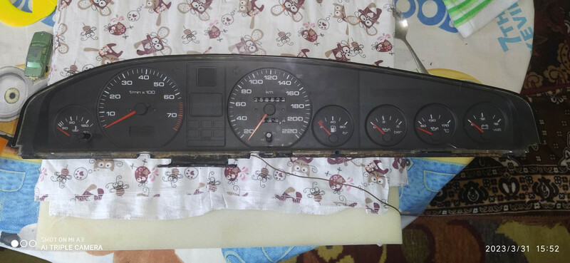 Панель приборов Audi 100 1990 г.  2.2 л бензин