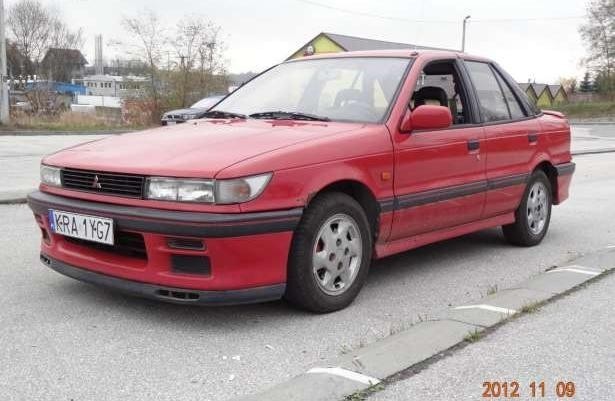 Губа нижняя переднего бампера Mitsubishi Lancer GTI 1990 1.8 Бензин Киев