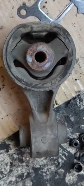 Подушка двигателя задняя 50890SWYE02   Honda CR-V