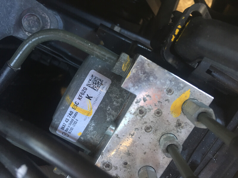 Блок ABS Mazda 3 BM 2015 г.  2.0 л бензин Ровно