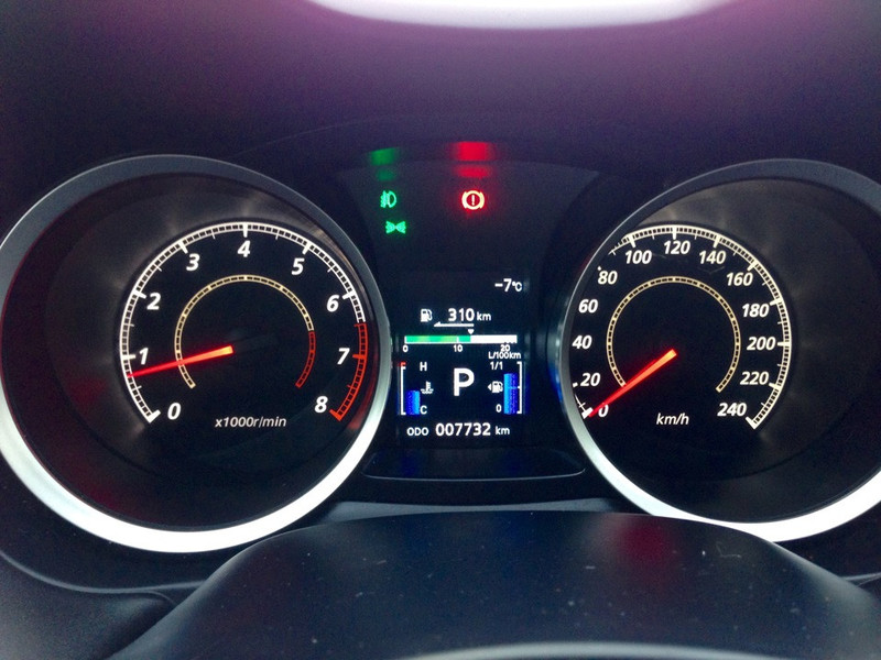 Цветная панель приборов Mitsubishi Outlander XL  2010 универсал 2.0 Бензин Херсон