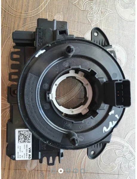 Блок кермових перемикачів 5K0953569H   Seat Leon, Skoda Octavia, Skoda Octavia A5, Skoda Roomster, Skoda Superb, Volkswagen Caddy, Volkswagen Golf, Volkswagen Passat, Volkswagen Scirocco, Volkswagen Sharan, Volkswagen Tiguan, Volkswagen Touran