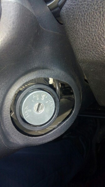 Уплотнитель между замком зажигания и рулейвой колонкой Nissan Tiida C11  2008 хетчбек 1.6 Бензин 